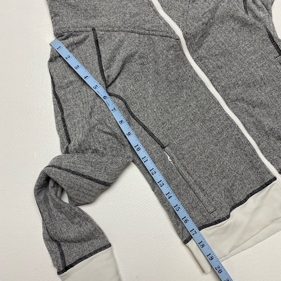 Lululemon Be Present Jacket in Heathered Herringbone Size 10 VGUC - Picture 12 of 15